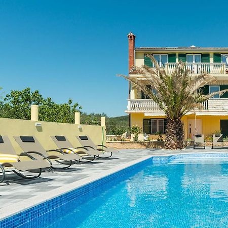 Crowonder Sun&Fun Holiday House With Large Swimming Pool, Playroom And Garden Bibinje Εξωτερικό φωτογραφία