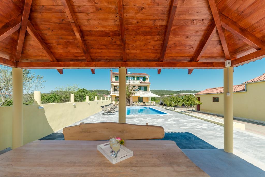 Crowonder Sun&Fun Holiday House With Large Swimming Pool, Playroom And Garden Bibinje Εξωτερικό φωτογραφία