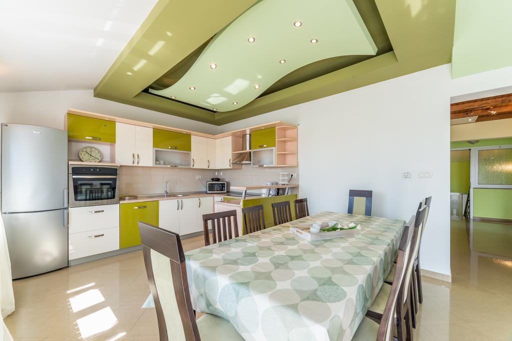 Crowonder Sun&Fun Holiday House With Large Swimming Pool, Playroom And Garden Bibinje Εξωτερικό φωτογραφία