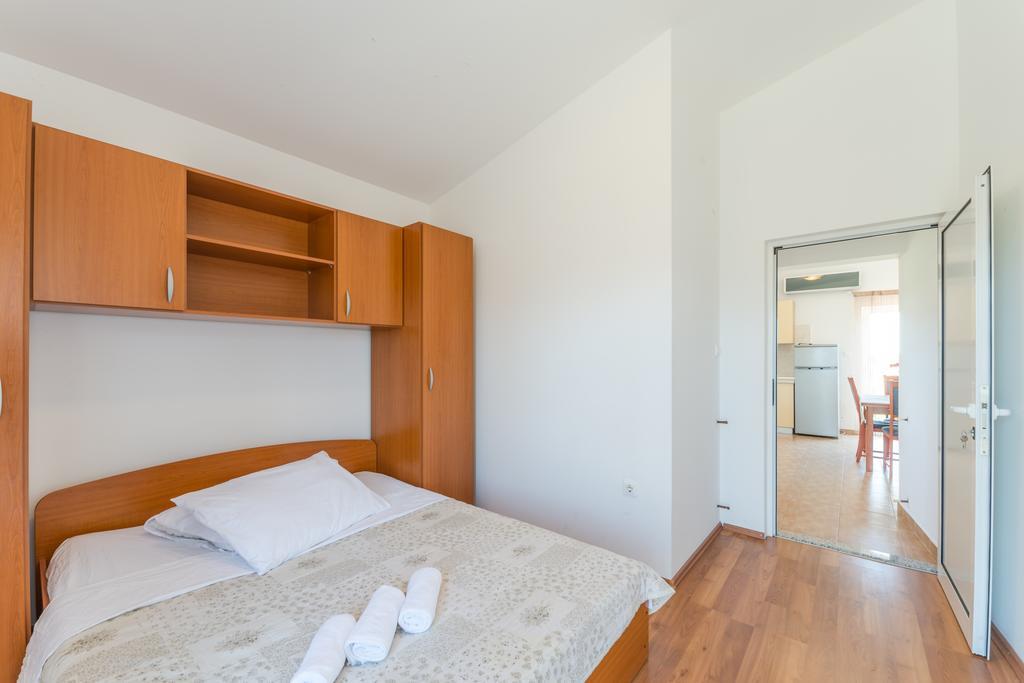 Crowonder Sun&Fun Holiday House With Large Swimming Pool, Playroom And Garden Bibinje Εξωτερικό φωτογραφία