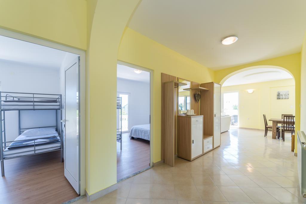 Crowonder Sun&Fun Holiday House With Large Swimming Pool, Playroom And Garden Bibinje Εξωτερικό φωτογραφία