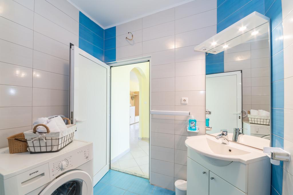 Crowonder Sun&Fun Holiday House With Large Swimming Pool, Playroom And Garden Bibinje Εξωτερικό φωτογραφία