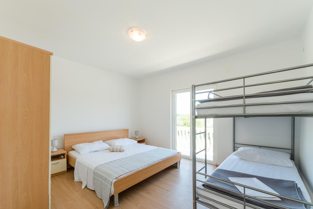 Crowonder Sun&Fun Holiday House With Large Swimming Pool, Playroom And Garden Bibinje Εξωτερικό φωτογραφία