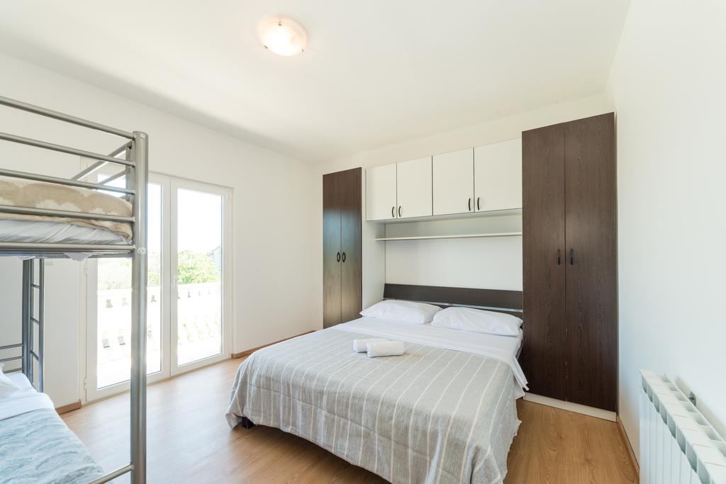 Crowonder Sun&Fun Holiday House With Large Swimming Pool, Playroom And Garden Bibinje Εξωτερικό φωτογραφία