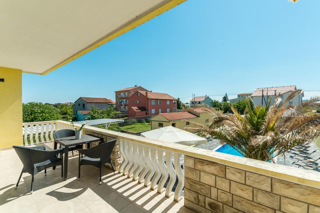 Crowonder Sun&Fun Holiday House With Large Swimming Pool, Playroom And Garden Bibinje Εξωτερικό φωτογραφία