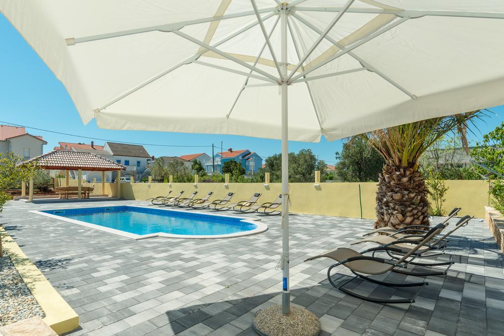 Crowonder Sun&Fun Holiday House With Large Swimming Pool, Playroom And Garden Bibinje Εξωτερικό φωτογραφία